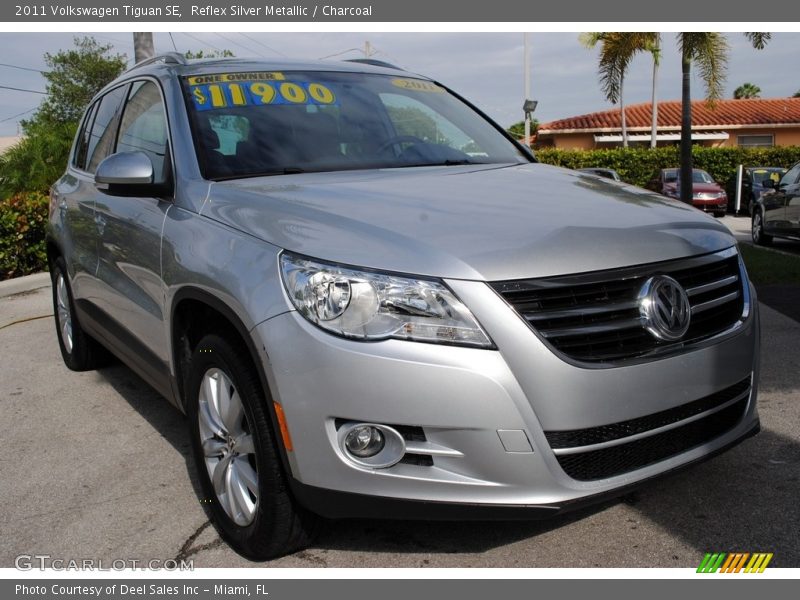Reflex Silver Metallic / Charcoal 2011 Volkswagen Tiguan SE