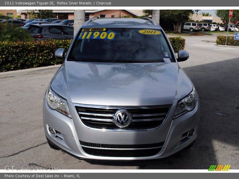 Reflex Silver Metallic / Charcoal 2011 Volkswagen Tiguan SE