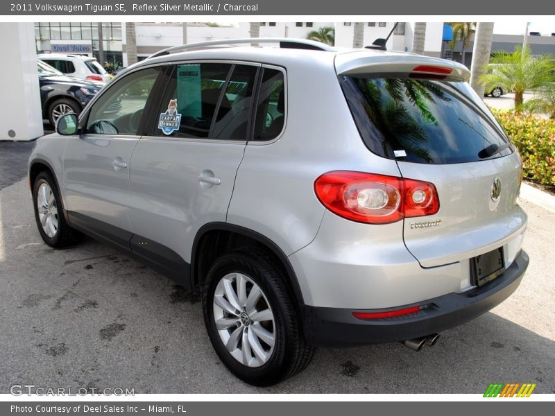 Reflex Silver Metallic / Charcoal 2011 Volkswagen Tiguan SE