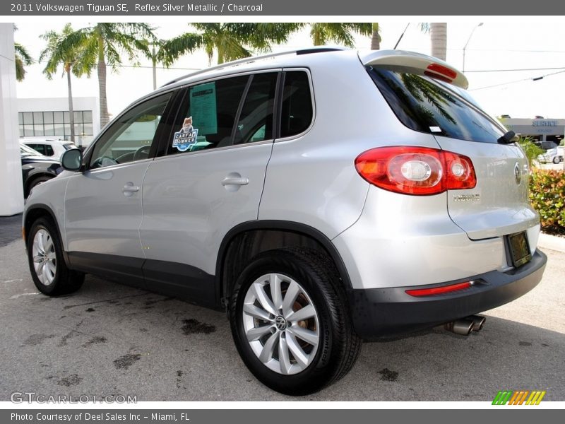 Reflex Silver Metallic / Charcoal 2011 Volkswagen Tiguan SE