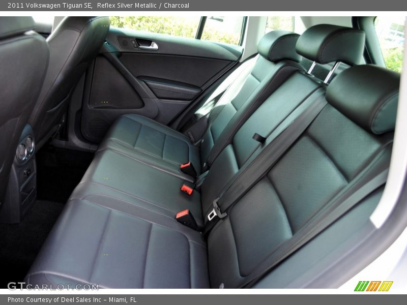 Reflex Silver Metallic / Charcoal 2011 Volkswagen Tiguan SE