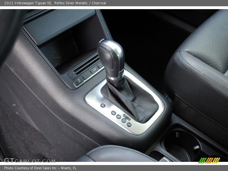 Reflex Silver Metallic / Charcoal 2011 Volkswagen Tiguan SE