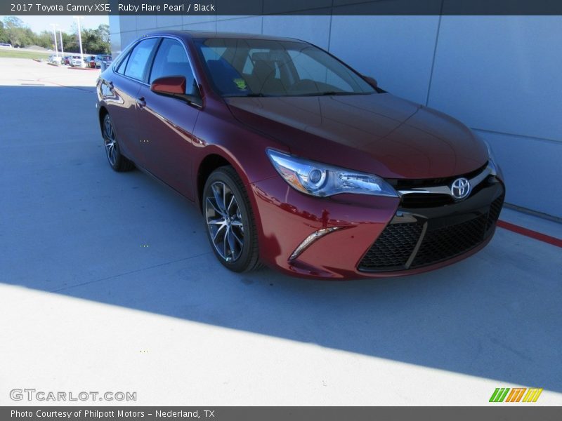 Ruby Flare Pearl / Black 2017 Toyota Camry XSE