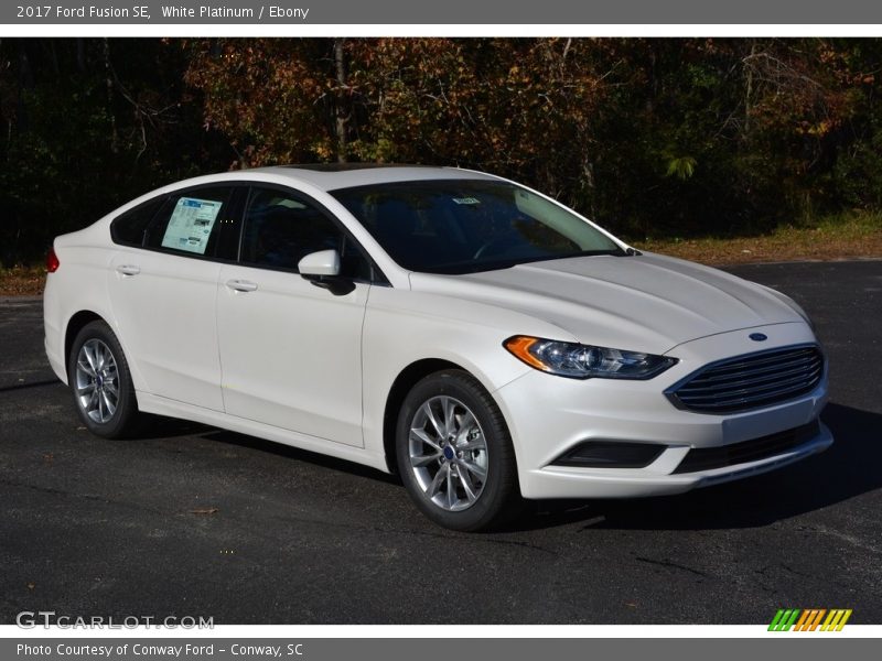 White Platinum / Ebony 2017 Ford Fusion SE