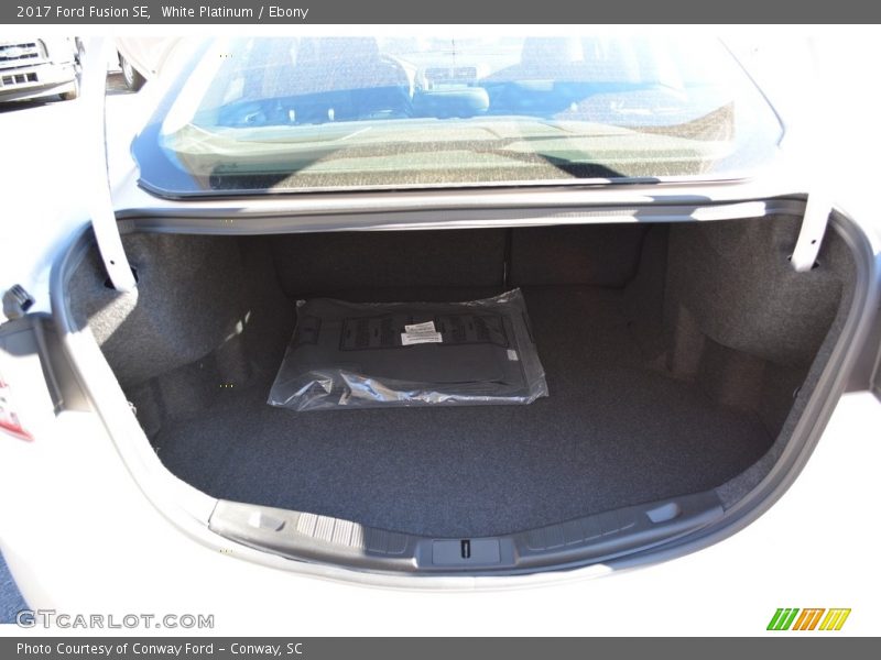 White Platinum / Ebony 2017 Ford Fusion SE