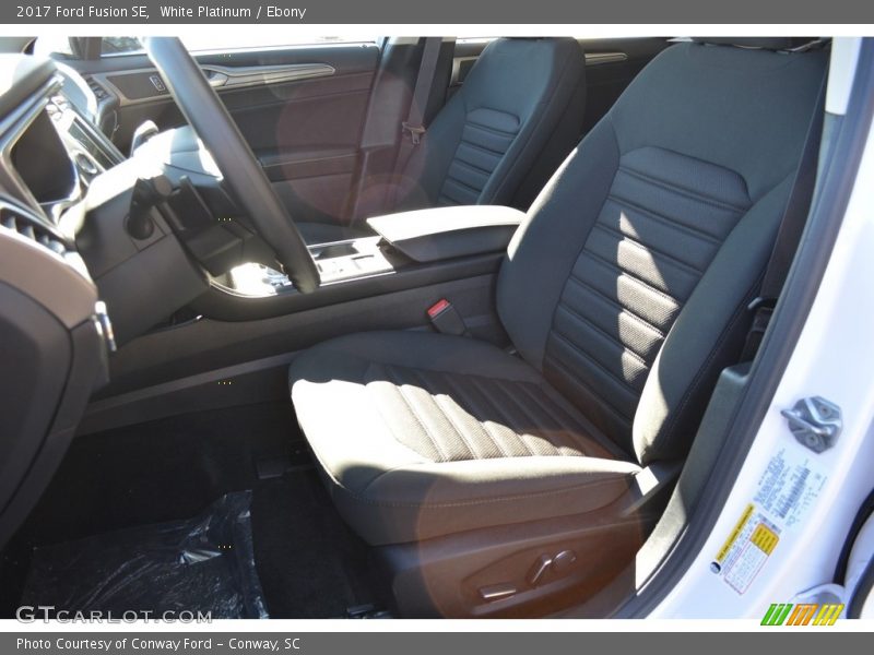White Platinum / Ebony 2017 Ford Fusion SE