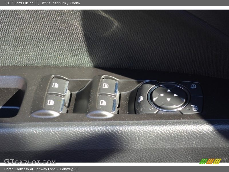 White Platinum / Ebony 2017 Ford Fusion SE