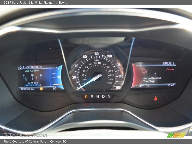White Platinum / Ebony 2017 Ford Fusion SE