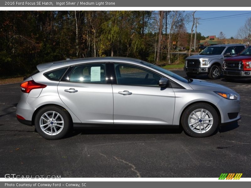 Ingot Silver / Medium Light Stone 2016 Ford Focus SE Hatch