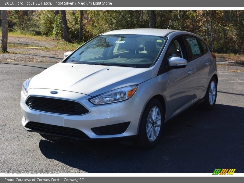 Ingot Silver / Medium Light Stone 2016 Ford Focus SE Hatch