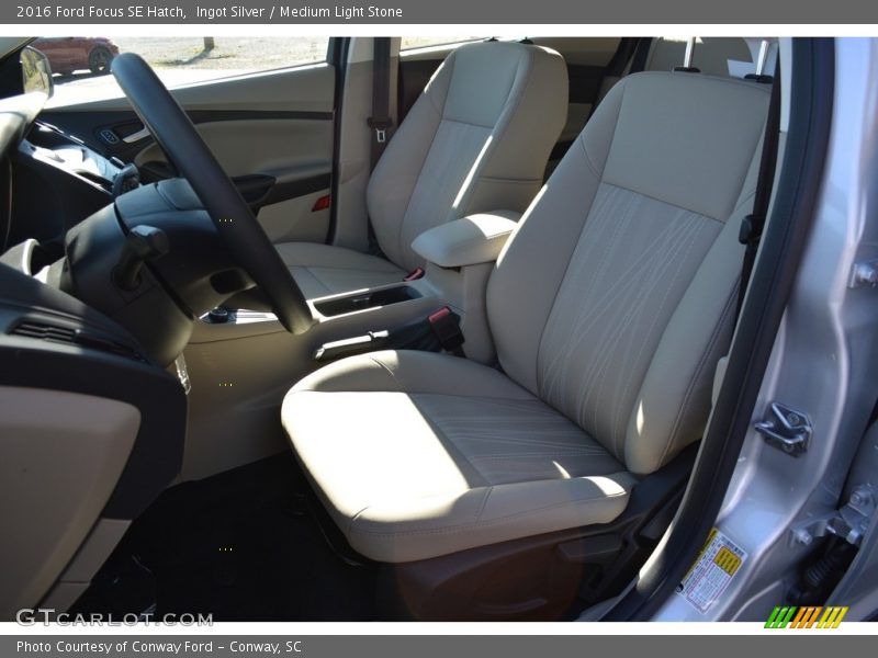 Ingot Silver / Medium Light Stone 2016 Ford Focus SE Hatch