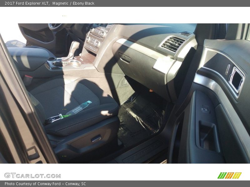 Magnetic / Ebony Black 2017 Ford Explorer XLT