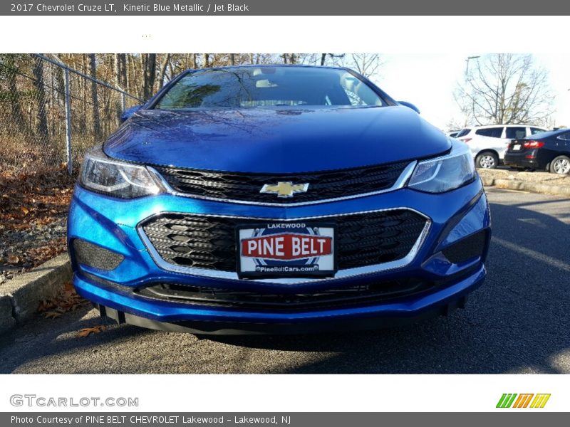 Kinetic Blue Metallic / Jet Black 2017 Chevrolet Cruze LT