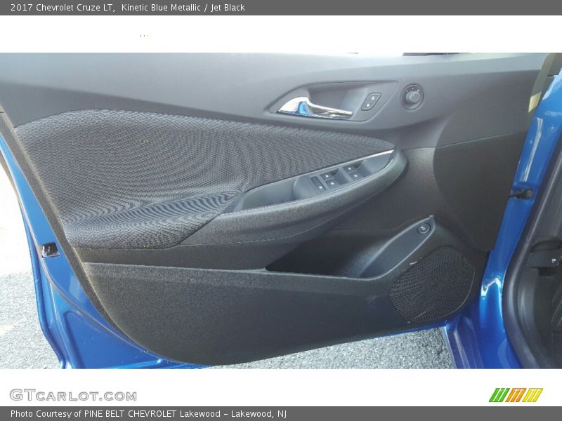 Kinetic Blue Metallic / Jet Black 2017 Chevrolet Cruze LT