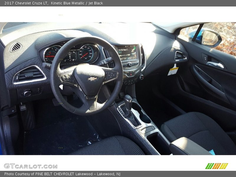 Kinetic Blue Metallic / Jet Black 2017 Chevrolet Cruze LT