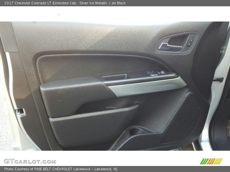 Silver Ice Metallic / Jet Black 2017 Chevrolet Colorado LT Extended Cab