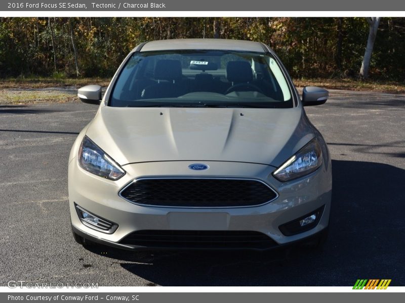 Tectonic / Charcoal Black 2016 Ford Focus SE Sedan