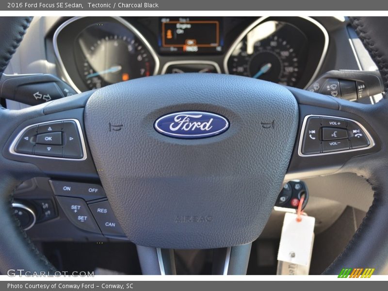 Tectonic / Charcoal Black 2016 Ford Focus SE Sedan