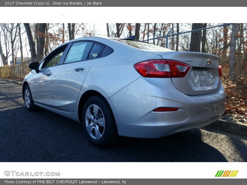 Silver Ice Metallic / Jet Black 2017 Chevrolet Cruze LS
