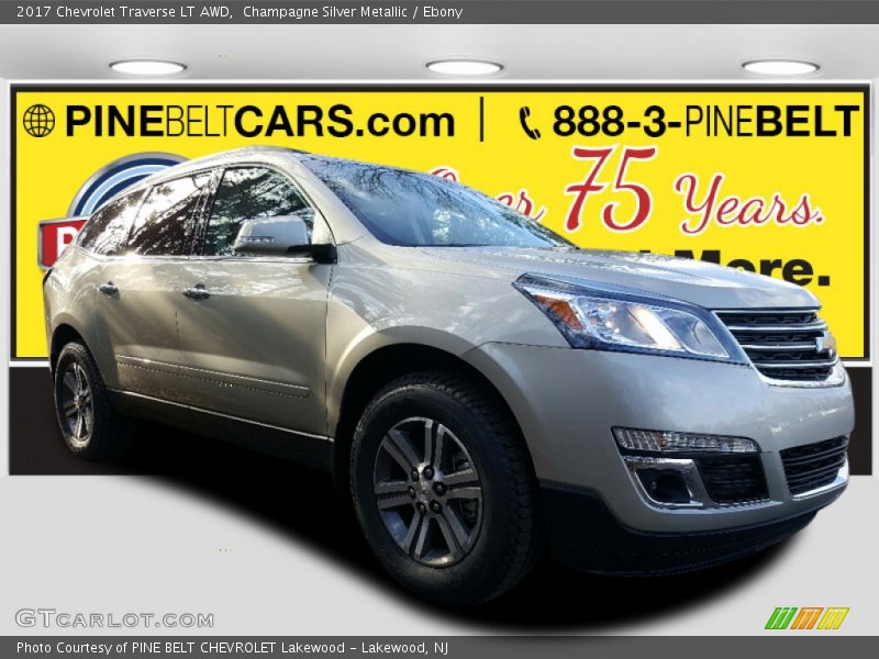 Champagne Silver Metallic / Ebony 2017 Chevrolet Traverse LT AWD