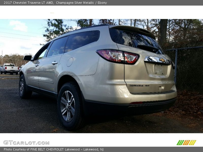 Champagne Silver Metallic / Ebony 2017 Chevrolet Traverse LT AWD