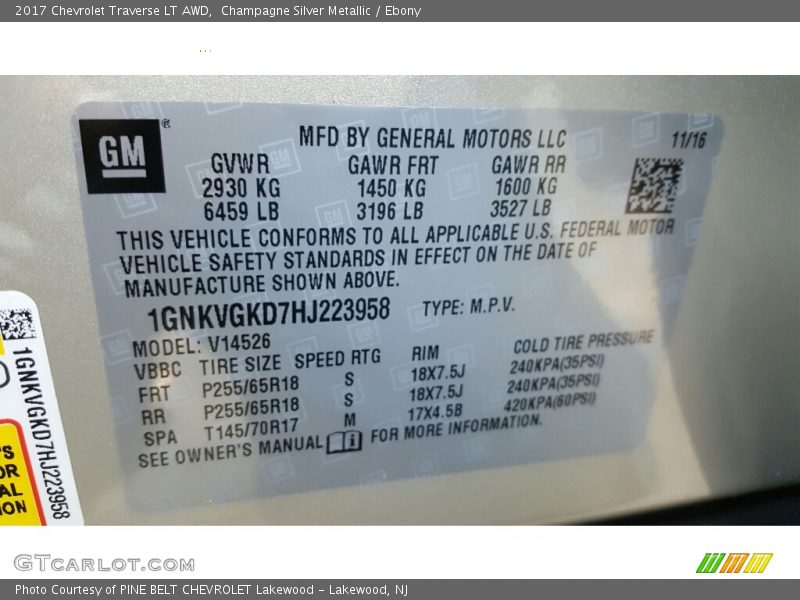 Champagne Silver Metallic / Ebony 2017 Chevrolet Traverse LT AWD