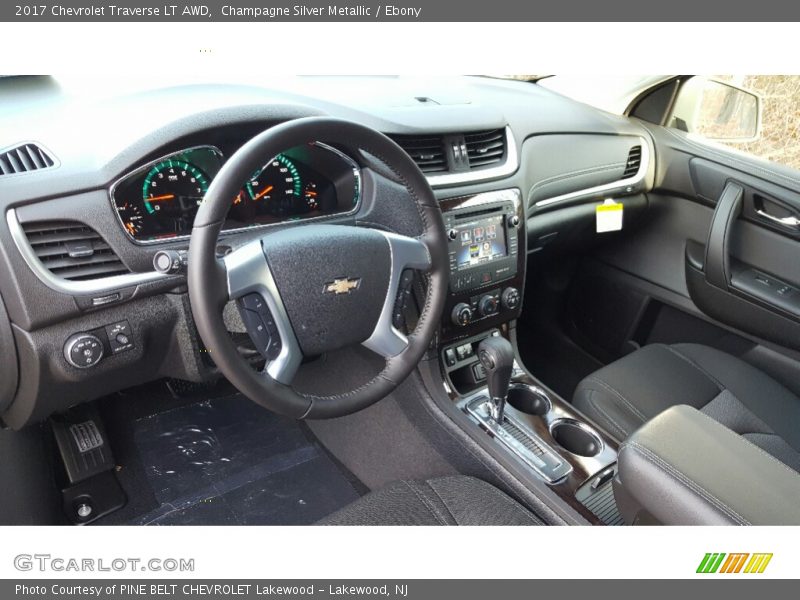 Champagne Silver Metallic / Ebony 2017 Chevrolet Traverse LT AWD