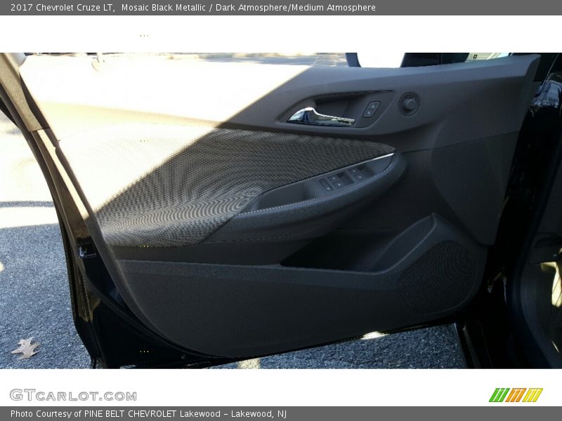 Mosaic Black Metallic / Dark Atmosphere/Medium Atmosphere 2017 Chevrolet Cruze LT
