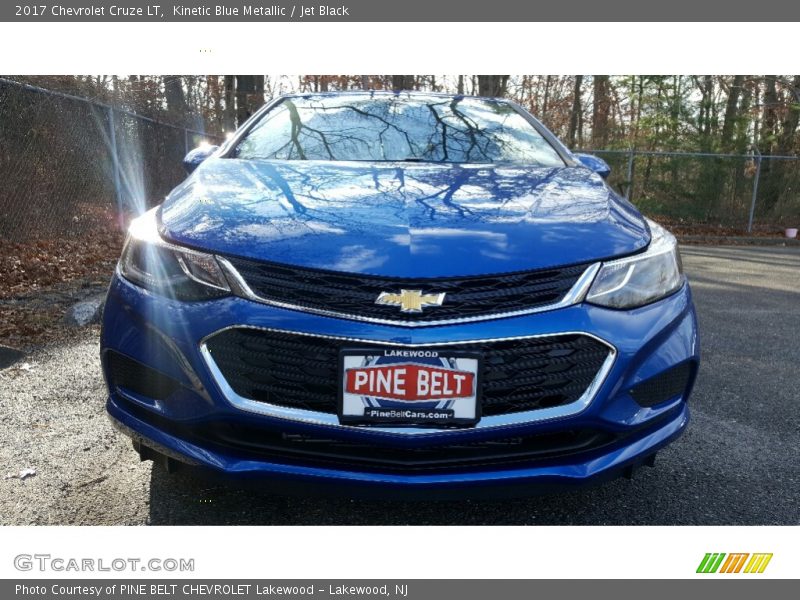 Kinetic Blue Metallic / Jet Black 2017 Chevrolet Cruze LT