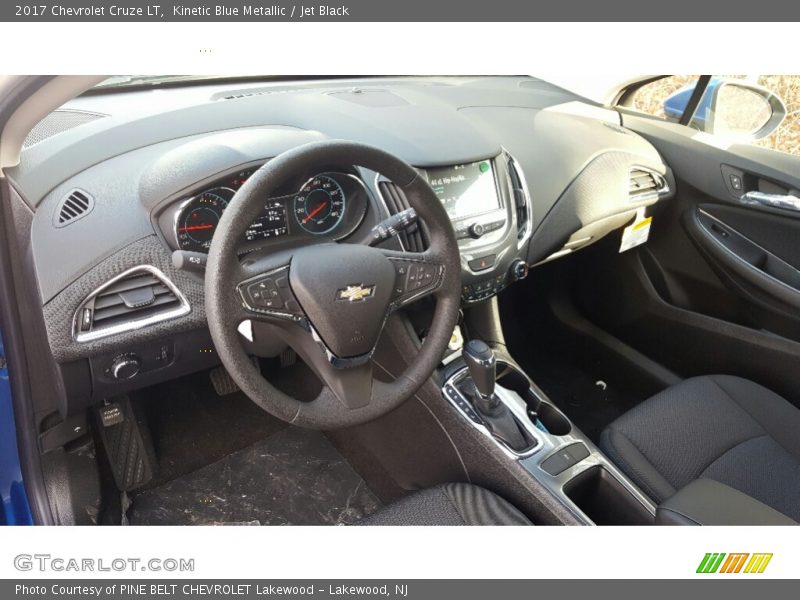 Kinetic Blue Metallic / Jet Black 2017 Chevrolet Cruze LT