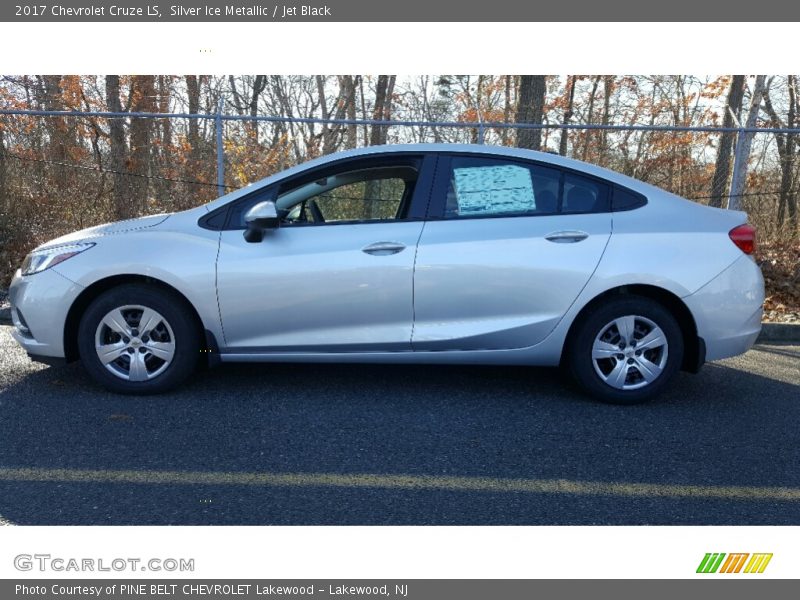 Silver Ice Metallic / Jet Black 2017 Chevrolet Cruze LS