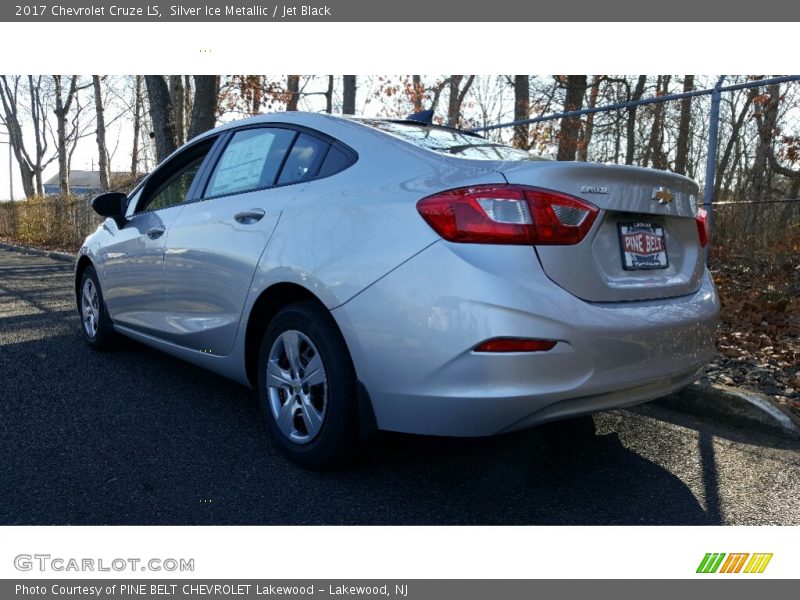 Silver Ice Metallic / Jet Black 2017 Chevrolet Cruze LS