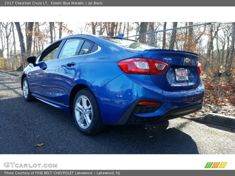 Kinetic Blue Metallic / Jet Black 2017 Chevrolet Cruze LT