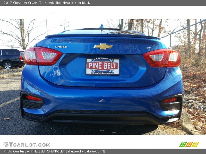 Kinetic Blue Metallic / Jet Black 2017 Chevrolet Cruze LT