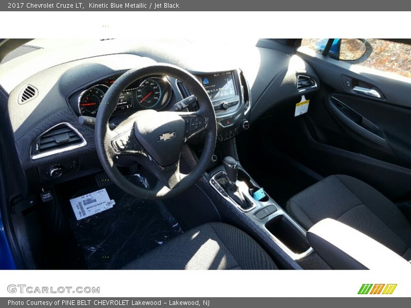 Kinetic Blue Metallic / Jet Black 2017 Chevrolet Cruze LT