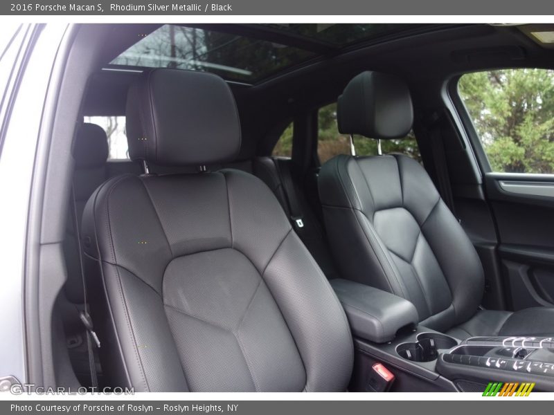 Front Seat of 2016 Macan S