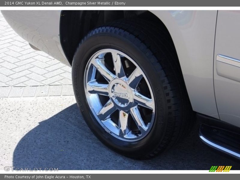 Champagne Silver Metallic / Ebony 2014 GMC Yukon XL Denali AWD