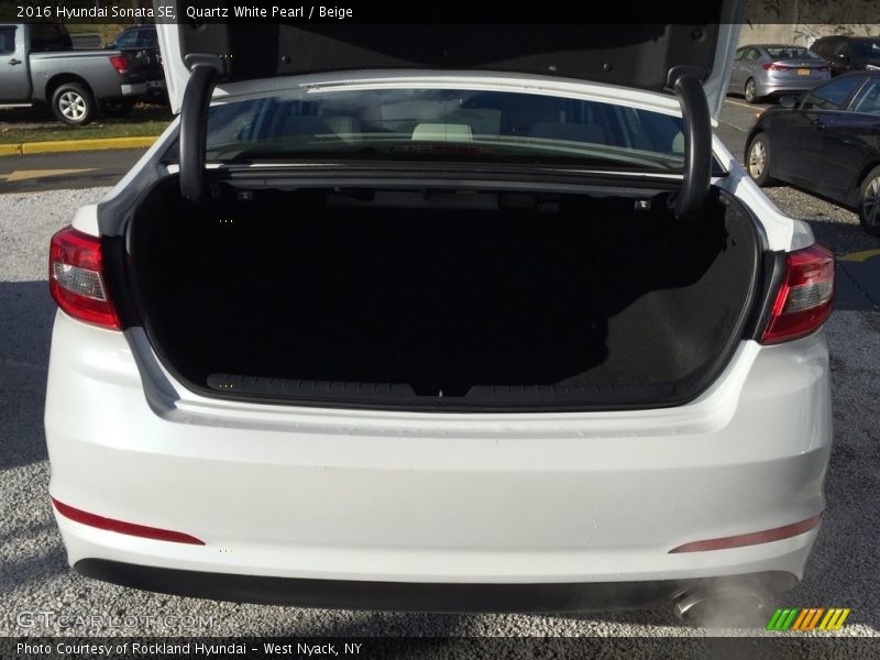 Quartz White Pearl / Beige 2016 Hyundai Sonata SE