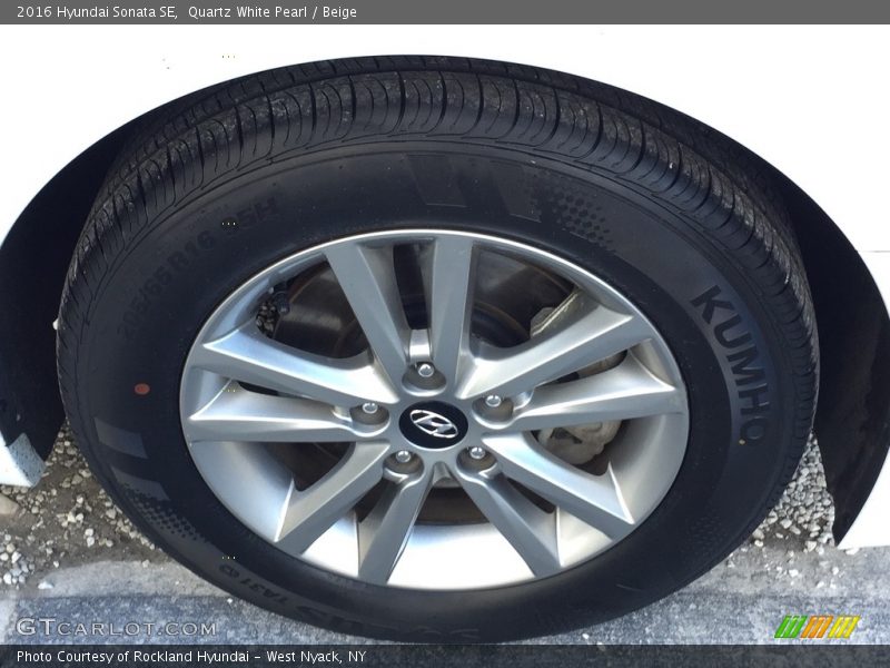 Quartz White Pearl / Beige 2016 Hyundai Sonata SE
