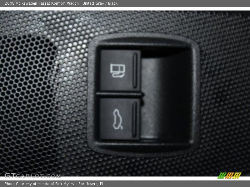 United Gray / Black 2008 Volkswagen Passat Komfort Wagon