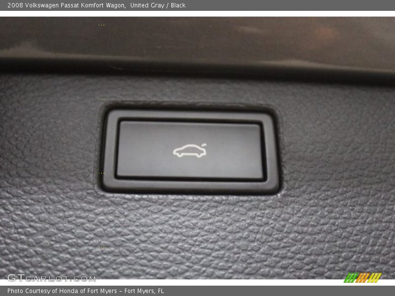 United Gray / Black 2008 Volkswagen Passat Komfort Wagon
