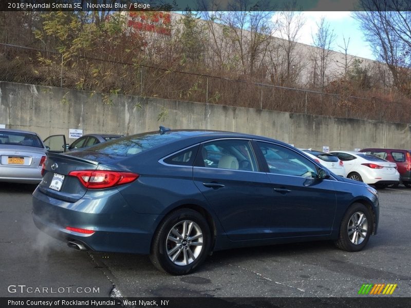 Nouveau Blue / Beige 2016 Hyundai Sonata SE