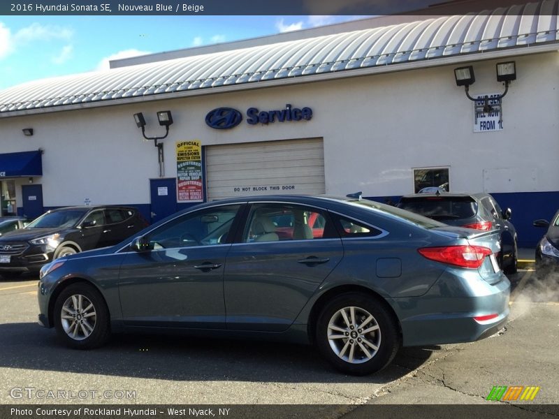 Nouveau Blue / Beige 2016 Hyundai Sonata SE