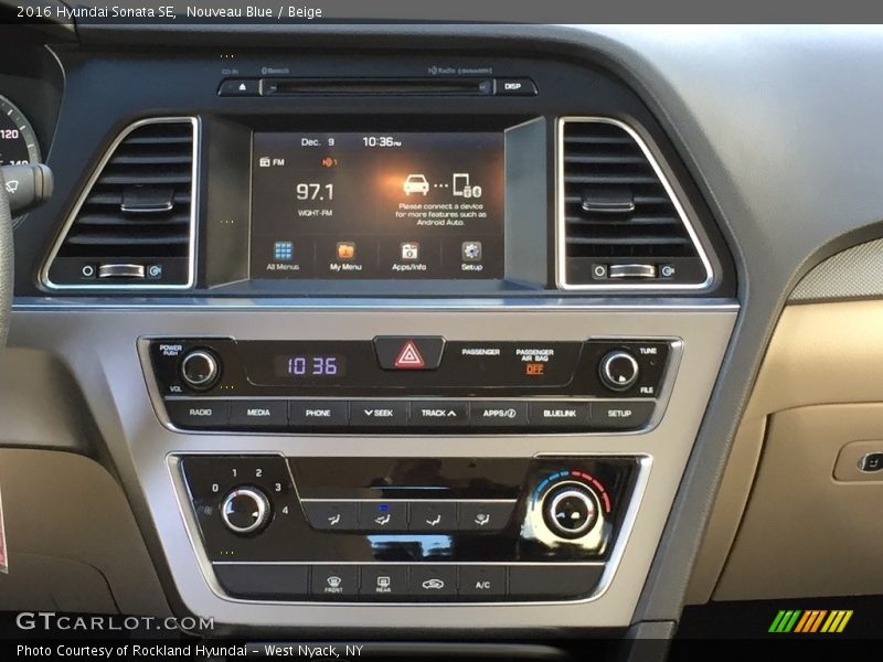 Nouveau Blue / Beige 2016 Hyundai Sonata SE