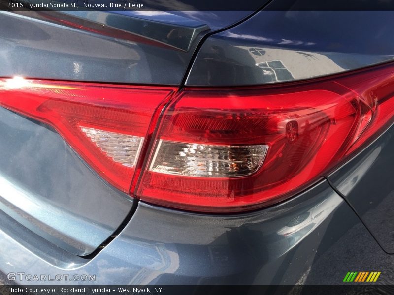 Nouveau Blue / Beige 2016 Hyundai Sonata SE