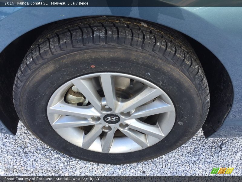 Nouveau Blue / Beige 2016 Hyundai Sonata SE