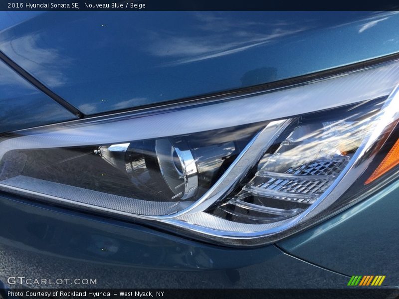 Nouveau Blue / Beige 2016 Hyundai Sonata SE