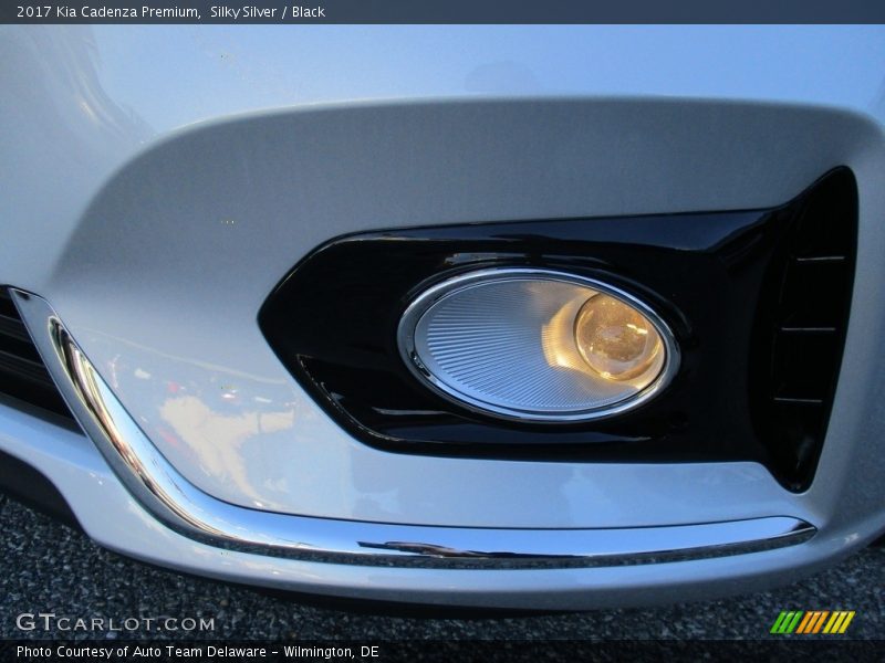 Silky Silver / Black 2017 Kia Cadenza Premium