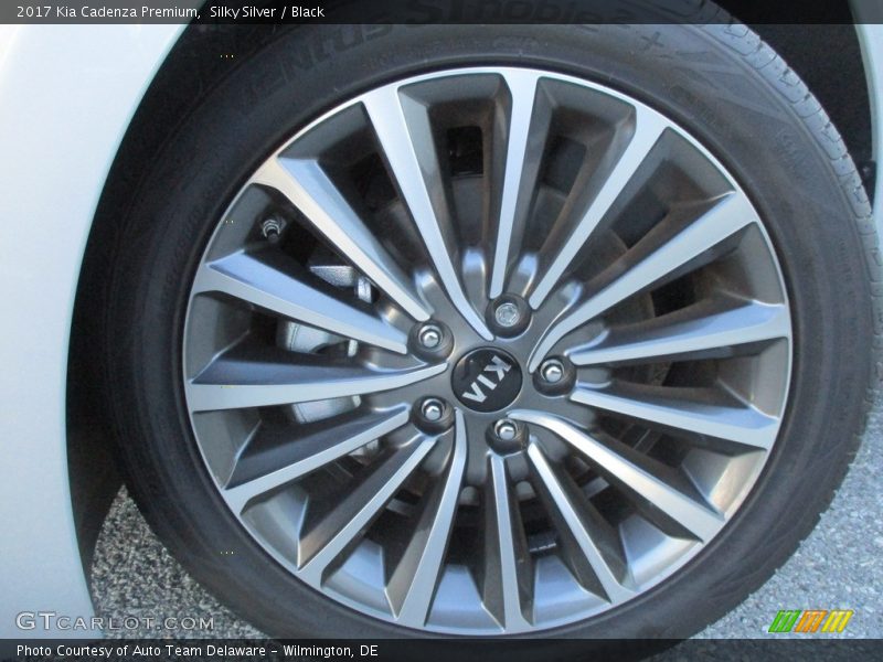 Silky Silver / Black 2017 Kia Cadenza Premium