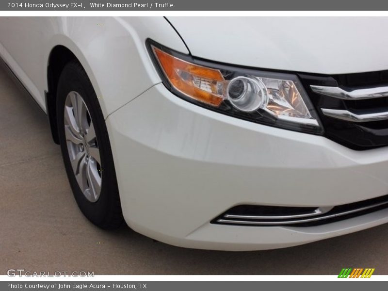 White Diamond Pearl / Truffle 2014 Honda Odyssey EX-L